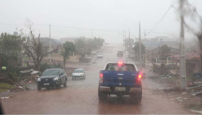  Chuva ganha força e temporais são esperados no fim de semana no Estado, aponta Simepar